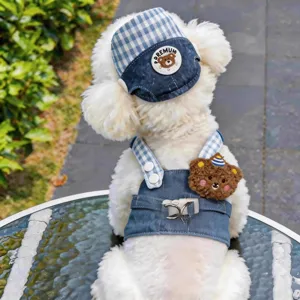 Lindo arnés y gorra de mezclilla para perros con decoración de oso, chaleco transpirable para pasear.