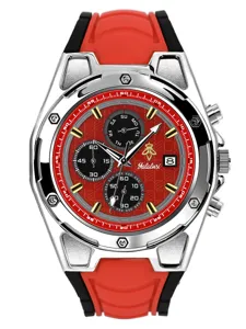 Primer plano de la esfera del reloj deportivo de hombre con subesferas rojas y negras detalladas.