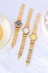 Yalalusi kleine quadratische Quarzuhr für Damen, minimalistisches elegantes Metallarmband.
