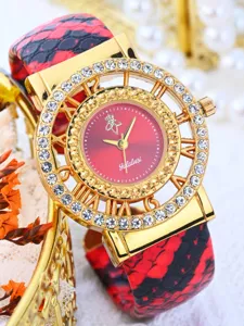 Reloj de cuarzo de lujo para mujer con correa de serpiente rojo negro y esfera de estrás.