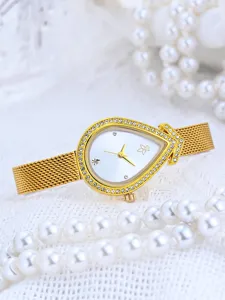 Goldene tropfenform Strass Damen Quarzuhr mit Mesh Armband elegante Luxus Armbanduhr Detail