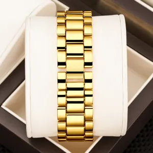 Bracelet de montre en métal doré accessoire de remplacement poli pour montres de luxe mode.