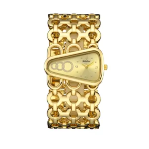 Gouden dameshorloge met aangedreven quartz uurwerk, driehoekige wijzerplaat en ketting.