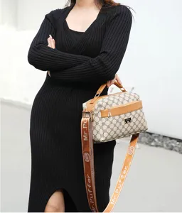 Women's stylish monogram shoulder bag casual crossbody handbag with patterned strap