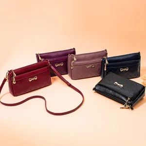 Vintage large capacity women shoulder bag 2025 new autumn winter commuting crossbody handbag