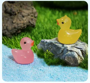 Miniatuur hars lichtgevend eend eendje figuur detail, schattige micro landschap DIY decor.