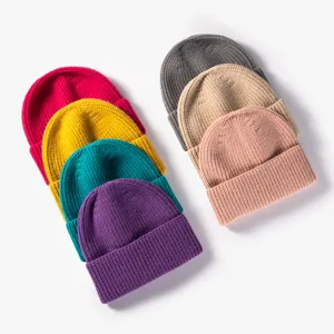 Set di berretti in maglia invernali caldi, cappelli di lana unicolore casual per adulti.