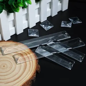 Materiale per Tendina di Perline in Striscia Triangolare di Plastica Pezzo Quadrato Decorazione Sospesa per Soffitto di Matrimonio