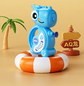 Joli pistolet à eau dinosaure de dessin animé pour enfants, idéal pour la plage.
