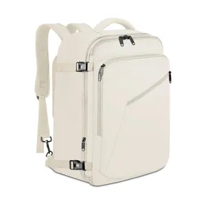 Detailansicht des erweiterbaren Reise-Rucksacks mit strapazierfähigem, wasserdichtem Material.