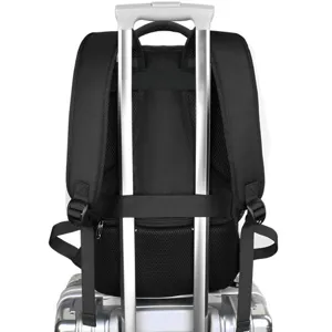 Schwarzer 17-Zoll Business Reise Laptop Rucksack Rückansicht mit Kofferband Details