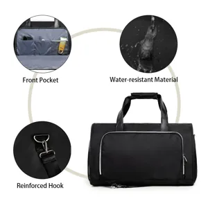 Detailansicht der schwarzen Reisetasche mit Fronttasche, wasserdichtem Material und Haken.