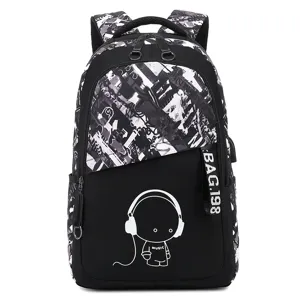 Stilvoller schwarz-weißer Grafik-Rucksack mit grossem Fassungsvermögen für den täglichen Gebrauch.
