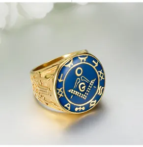 Anillo masónico clásico de acero inoxidable con diseño de sello de esmalte dorado hombre.