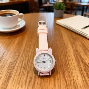 Vista di dettaglio orologio rosa gatto gelatina, grazioso orologio da polso per studenti.