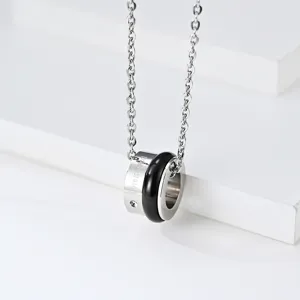 Collier Pendentif Tournant en Acier Titane Strass Rotatif Double Anneau Pendentif Gravé Bijoux de Mode Pour Hommes Femmes