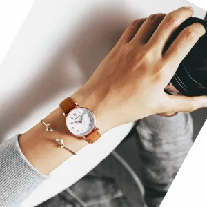 Chic minimalist quartz watch with brown leather strap for women, elegant daily student accessory