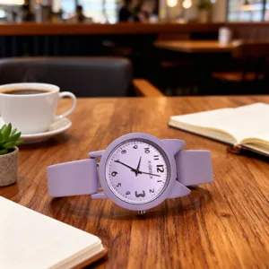 Orologio jelly color caramella da donna, design con orecchie di gatto, elegante al quarzo.