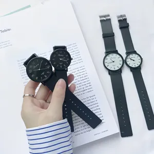 Montre bracelet style ins minimaliste casual noir blanc couple montre pour les jeunes