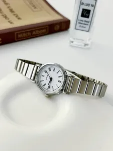 Women vintage quartz watch silver metal strap elegant minimalist daily wristwatch