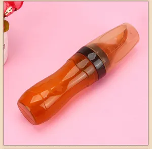 Silicone baby food squeeze spoon bottle infant feeding bottle with clear scale marks.