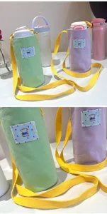 Borsa per bottiglia d'acqua in tela con cinturino giallo, simpatico supporto.