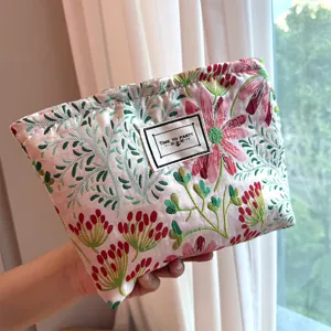 Blumige bestickte Kosmetiktasche tragbare Make-up Tasche Reißverschluss Aufbewahrung