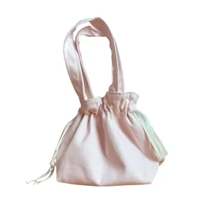 Pink canvas drawstring tote bag, cute Japanese style lunch bento pouch for daily use.