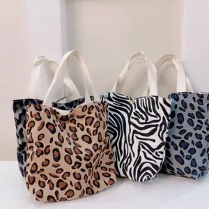 Ρετρό τσάντα χειρός από κοτλέ με σικ animal print σχέδια λεοπάρ και ζέβρα για γυναίκες.