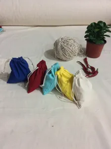 Bunte Baumwoll-Leinen Kordelzug Aufbewahrungstaschen Set, tragbare Geschenktüten für den Alltag.