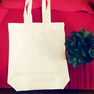 Einfache DIY weiße Canvas-Tragetasche, wiederverwendbare Einkaufstasche mit zwei Henkeln.