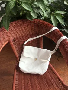 Einfache weiße Canvas Umhängetasche, DIY Rohling Freizeittasche für den täglichen Einkauf und Schule.