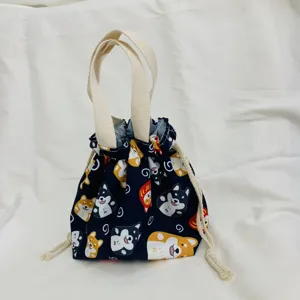 Niedliche japanische Cartoon Shiba Inu Print Bento Lunchtasche Detail, Kordelzug Griffe.
