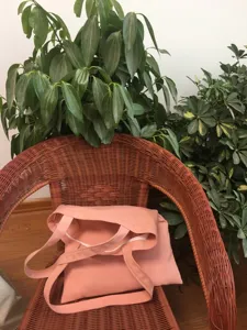 Bolso tote de lona rosa liso para el uso diario de cercanías y compras de estudiantes.