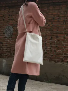Einfache weiße Canvas Tragetasche für Damen, lässige Umhängetasche für den täglichen Gebrauch.