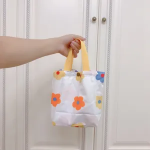 Kleine Blumen-Leinwand-Tragetasche, süße Freizeithandtasche für den täglichen Gebrauch und Einkauf.