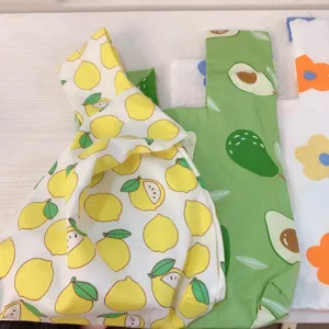 Japanischer Stoff-Knotentaschen-Handgelenkbeutel mit süßem Zitronen- und Avocadomotiv für Damen.