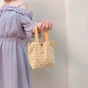 Kompakter Segeltuch-Lunchbeutel mit Entenmotiv, kleine Stofftasche im frischen Alltagsstil.