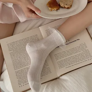 Chaussettes Mi-Hautes Douces pour Femmes avec Volants en Dentelle et Nœud Style Coréen Mignon Chaussettes en Coton Respirant Décontractées Quotidiennes