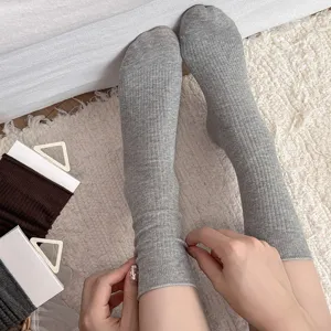 Koreanische Damen graue gerippte Wadenstrümpfe Herbst einfache einfarbige Socken bequem