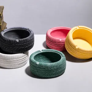 Ensemble de cendriers en forme de pneu créatif, multicouleurs, idéal pour la déco de bar et maison.