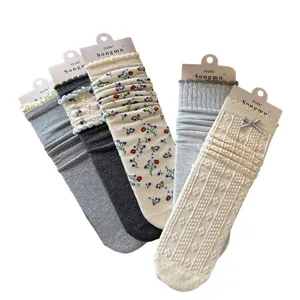 Koreanische süße Damen Blumen Mitte Schlauch Socken Set Retro geprägte Rüschen Socken.