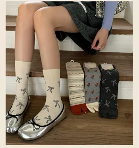 Calzini giapponesi retrò con fiocco da donna vintage floreali a metà polpaccio a due dita