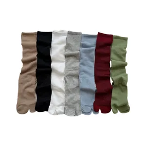 Women solid color split-toe calf socks, breathable thin two-toe socks for spring and summer.