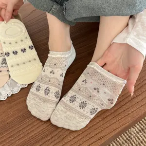 Women summer thin mesh low cut boat socks with sweet lace trim and cute Japanese patterns.