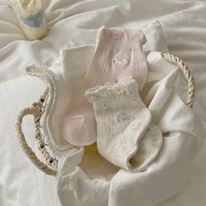 Chaussettes courtes à volants douces coréennes pour femmes, jolies broderies de nœuds chaussettes d'été.