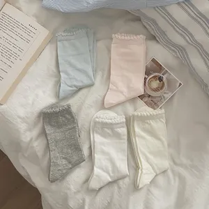 Süße koreanische Rüschen-Mittelsocken für Damen, atmungsaktives hohles Hasen-Design.