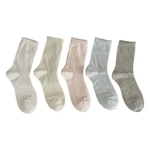 Damen süße gerüschte Mittelsocken Set, koreanischer Stil atmungsaktives Hohlkaninchen Design.