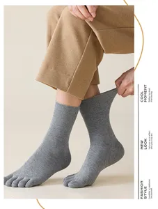 Herren Zehensocken mittelhoch, atmungsaktives Baumwollmischgewebe für bequemen Freizeitalltag.