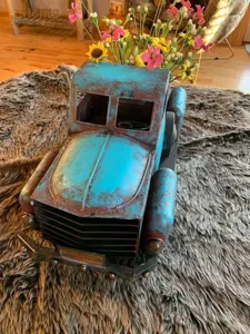 Vintage metal pickup truck planter retro rustic desktop ornament miniature car model decor